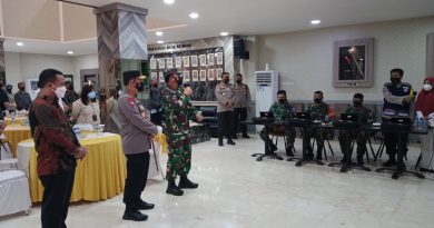 Kunjungan ke Makassar , Panglima TNI dan Kapolri Cek Petugas Tracer Covid-19