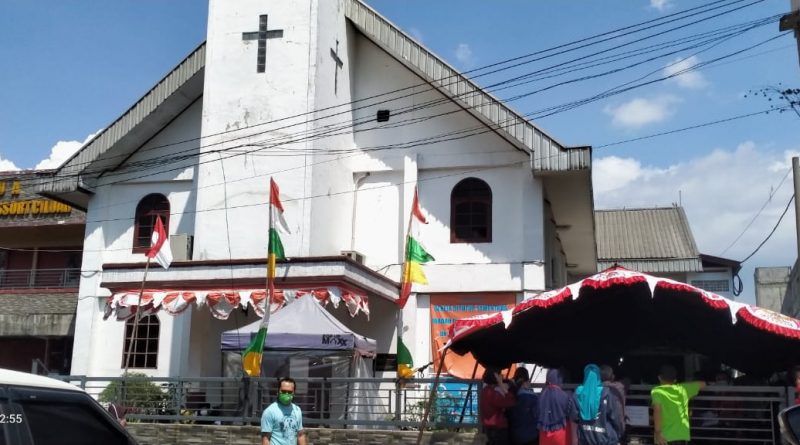 360 Orang Serbu Gereja HKBP Ciluar Ikuti Vaksinasi