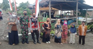 Dukung Lomba Kebersihan di Desa Binaan, Bhabinkamtibmas Ambil Bagian, Ini Aksinya.