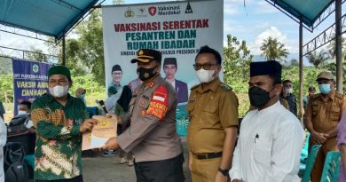 Bersama Bupati, Kapolres Morowali Utara Gelar Vaksinasi Merdeka untuk Pesantren.