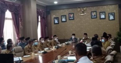 BUPATI H.M.ZAIRULLAH AZHAR PIMPIN LANGSUNG RAPAT SELURUH KEPALA SKPD PEMKAB TANBU.