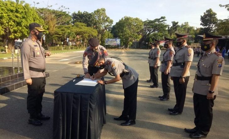 KAPOLRES TANBU AKBP HIMAWAN SUTANTO SARAGIH ROTASI TUJUH PERWIRA.