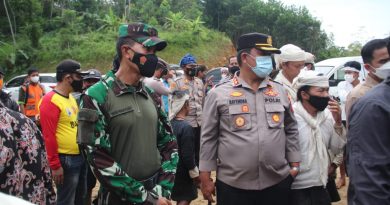 Menteri BUMN RI Kunjungi Lokasi Kebakaran di Baduy, Polres Lebak Polda Banten lakukan Pengamanan.