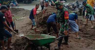 Mengawali Tahun Baru 2022, Babinsa Kodim 1426-03/Galut Lakukan Karya Bhakti