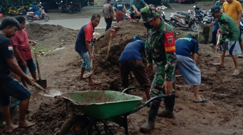 Mengawali Tahun Baru 2022, Babinsa Kodim 1426-03/Galut Lakukan Karya Bhakti