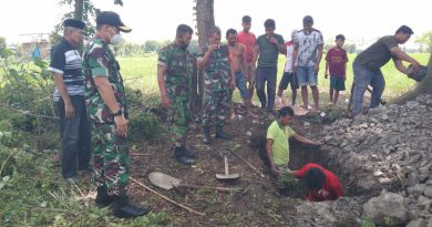 Wujud Peduli dan Bela Sungkawa, Dandim 1426/Takalar Hadiri Pemakaman Istri Anggotanya ﻿