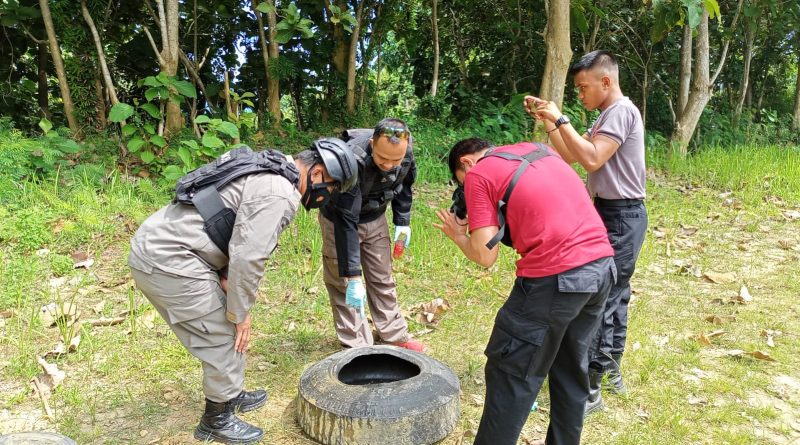 Satgas Madago Raya Ledakkan Bom Rakitan Milik Ahmad Panjang.