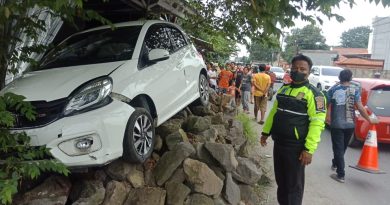 Laka Tunggal di Kedawung, Tidak Ada Korban Jiwa. Sudah Ditangani Unit Laka Lantas Polres Ciko.