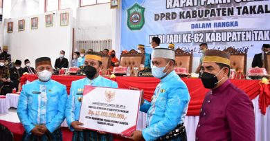 Hadiri hari jadi takalar, Gubernur sumbang 15 M