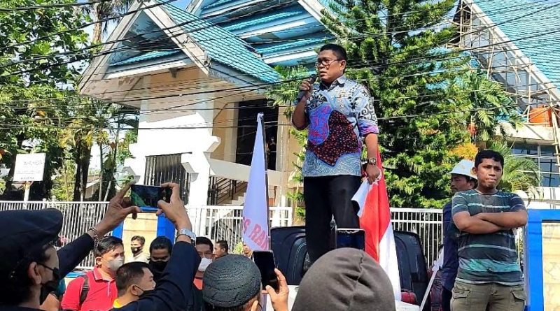 Demonstran Poros Rakyat Indonesia Desak Pencopotan Kepala Dinas.