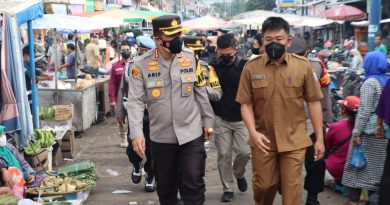 Sidak Sejumlah Pasar Tradisional, Kapolresta Cirebon Pastikan Ketersediaan Minyak Goreng Curah Aman.