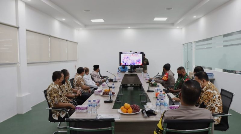 Kapolresta Cirebon Hadiri Zoom Meeting Vaksinasi Serentak Bersama Wakapolri.