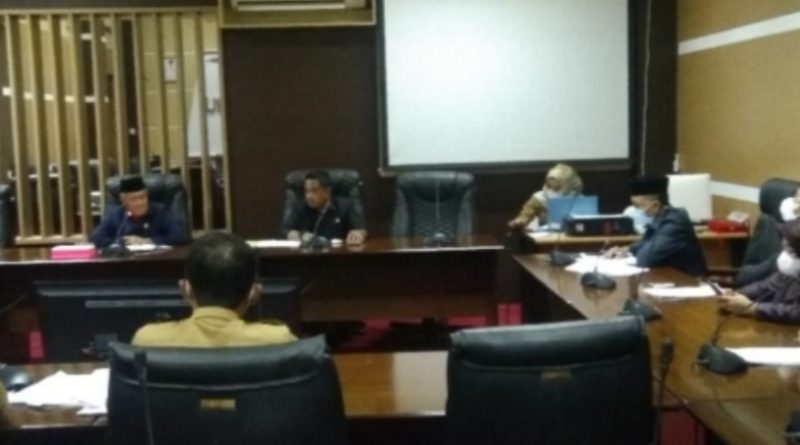 DPRD Tanbu Panggil Dinas PMD Mengenai Pengelolaan Keuangan Desa