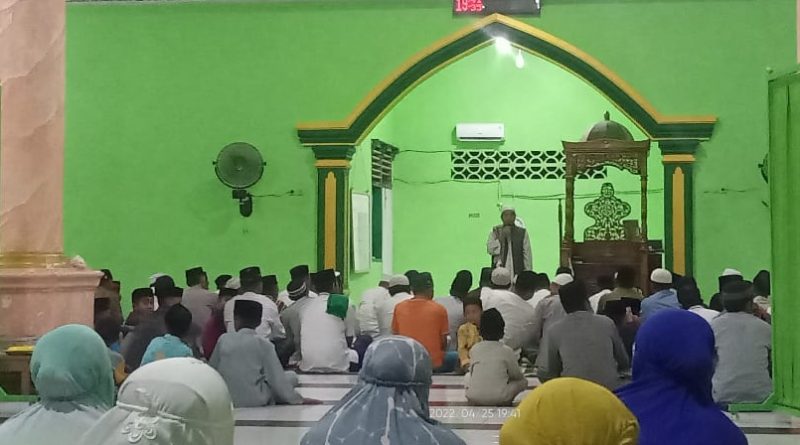 Ramadhan Ke-24, Bupati Morowali Shalat Tarawih di Masjid Nurul Yakin  Desa Puungkoilu.