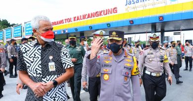 Tinjau Kalikangkung, Kapolri Imbau Pemudik Tak Paksakan Berkendara dalam Kondisi Lelah Demi Keselamatan