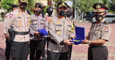 Kapolres Lebak Pimpin Upacara Pelepasan Purna Bhakti Kompol H. Suyanto dan AKP Budiono.