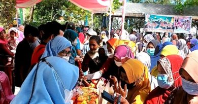 DKUMP2 Tanbu Gelar Pasar Murah di Halaman Kantor Kecamatan Angsana