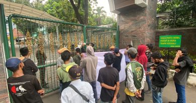 Aksi Depan Kejagung, AMPD Desak Segera Periksa Wagub Sumsel Mawardi Yahya.