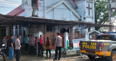 PERSONIL POLRES MOROWALI DAN POLSEK JAJARAN MELAKSANAKAN PATROLI DIGEREJA – GEREJA.