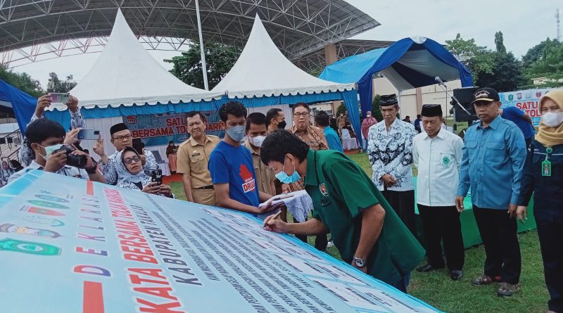 Wakil Bupati Takalar Selaku Ketua BNK Hadiri Apel Akbar Tolak Narkoba