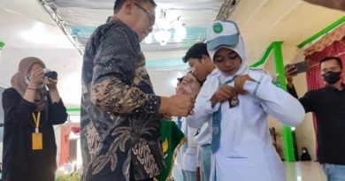 Prosesi Pengukuhan Alumni Siswa Angkatan XV SMKN2 Simpang Empat 2022