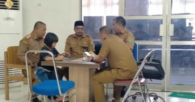 Kades Manuntung Kordinasi Dengan Dinas PUPR Tanbu Guna Perbaikan Jalan Desa