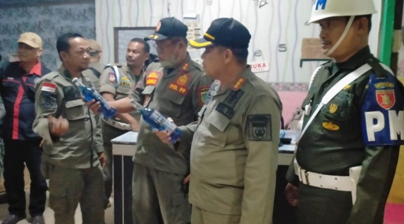 Jelang Idul Adha Satpol PP Tanbu Sita Ratusan Botol Miras Dari Sejumlah THM