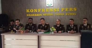 Hari Bahkti Adhyaksa ke62 Kejari Tanah bumbu Menyampaikan Capaian kenerja Juni 2022