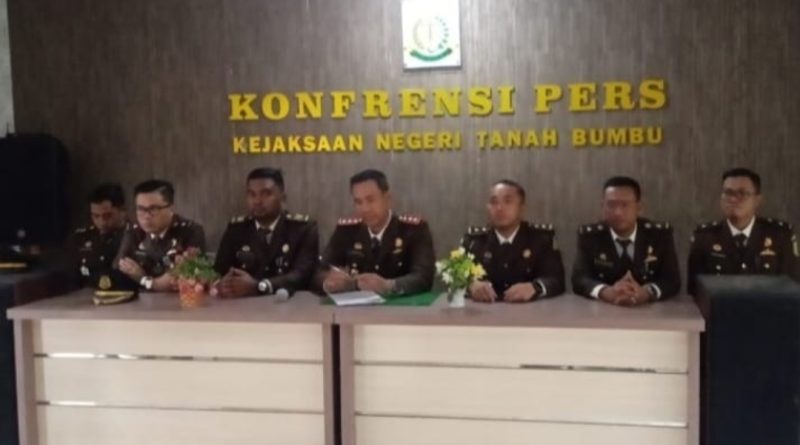 Hari Bahkti Adhyaksa ke62 Kejari Tanah bumbu Menyampaikan Capaian kenerja Juni 2022
