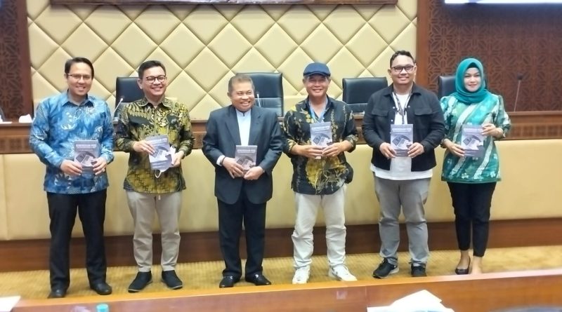 Masyarakat Selayaknya Sebagai Hakim atas Kemerdekaan Pers di Tanah Air.