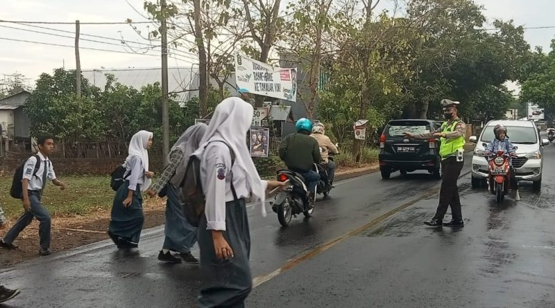 Pengaturan Pagi Satlantas Polres Takalar Sebagai Wujud Pelayanan Prima