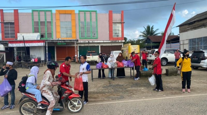 Kegiatan Rutin Polsek Satui Gelar Jum’at Berkah Berbagi