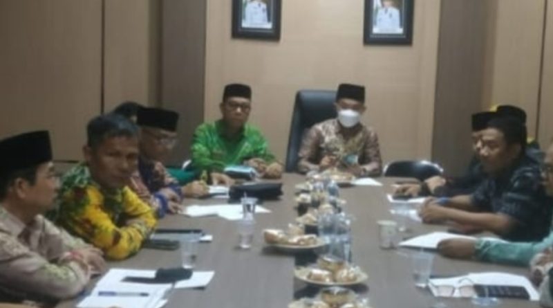 Sekda Tanbu Pimpin Rapat Koordinasi Persiapan Inovasi Satu Desa Satu Mesjid