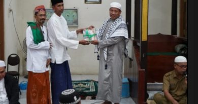 Dispersip Tanbu Berikan Pelayanan Buku Untuk Perpustakaan Masjid