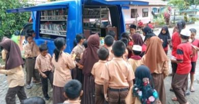 Dispersip Tanbu Berikan Layanan Perpustakaan Keliling Tumbuhkan Minat Baca Anak