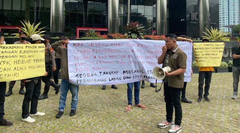 Tidak Percaya Penanganan Kasus  Perambahan Lahan dan TPPU di OKU Timur Oleh Polda Sumsel, Gagak Demo KPK Minta Ambil Alih.