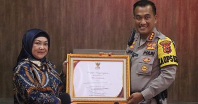 Polresta Cirebon Terima Penghargaan Inovasi Pelayanan Publik Terpilih 2022 dari Kementerian PANRB.