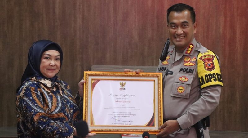 Polresta Cirebon Terima Penghargaan Inovasi Pelayanan Publik Terpilih 2022 Dari Kementerian