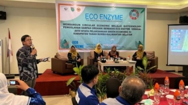 DLH Tanbu Latih Olah Sampah Gandeng Eco Enzyme Universitas Lambung Mangkurat