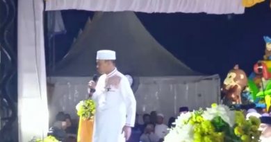 Dalam Rangka Menyambut Tahun Baru , Hadirkan Ustadz H Das’ Ad Latif Di kotabaru