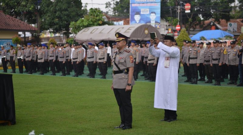 Kapolresta Cirebon Pimpin Pelantikan Wakapolresta Cirebon.