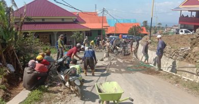 Warga Desa Bontolojong Swadaya Perbaiki Jalan.