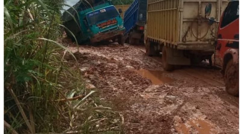 Jalan Provinsi Lintas Pesisir Kecamatan Kubu Ke Panipahan Putus, Toke Sawet Off, Petani Nangissss Wakil Rakyat Kaburrrr.