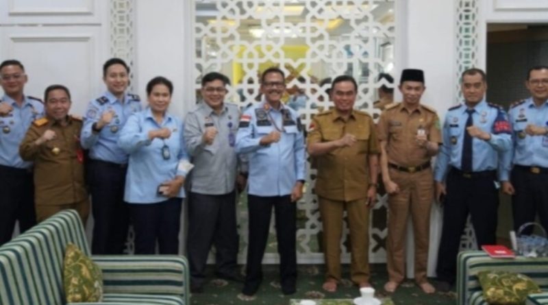 Bupati Tanbu Terima Kunjungan Kakanwil Kemenkumham Kalsel