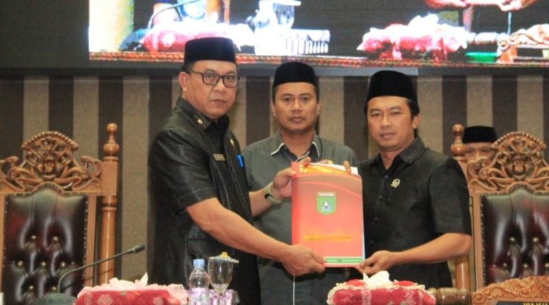 DPRD Tanbu Sampaikan Pandangan Umum Terhadap RTRW Tanah bumbu