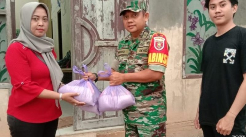 Jum,at Berkah Berikan Bantuan Kepada Sesama Warga