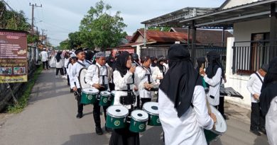 Pelajar Santri dan Santri Wati Darul Azhar Tanah Bumbu Gelar Pawai Sambut Ramadhan 1444 H 2023