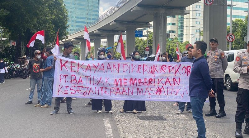 Ada Banyak Dugaan Korupsi di BUMN PT Bukit Asam, Mahasiswa Sumsel Gruduk Kantor PTBA Jakarta.