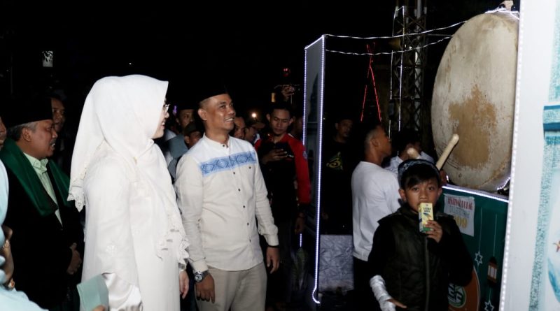 Sambut Malam Takbiran Bupati Purwakarta Mengadakan Festival Dulag  Tradisi Nusantara.