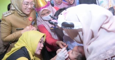 Bupati Purwakarta Siagakan Ribuan Pos Kesehatan Untuk Imunisasi Polio Kedua Balita.